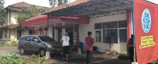 Equipment supporting Panut Panuju vehicle-washing business