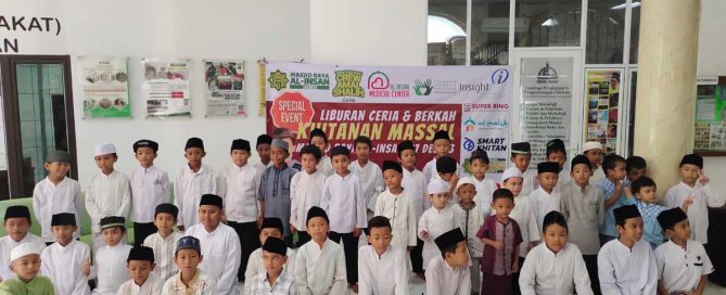 Mass circumcision medical support for children in Kebayoran Lama