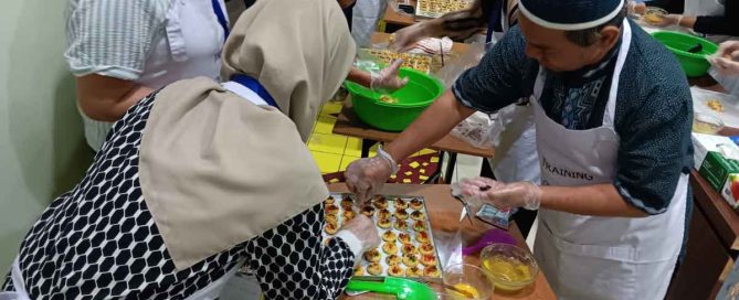 Inclusive cookie-baking entrepreneurship training in Jakarta