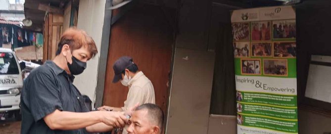 Gempita Ramadan Brings Meals and Free Haircuts to Pondok Pinang — gallery image 3
