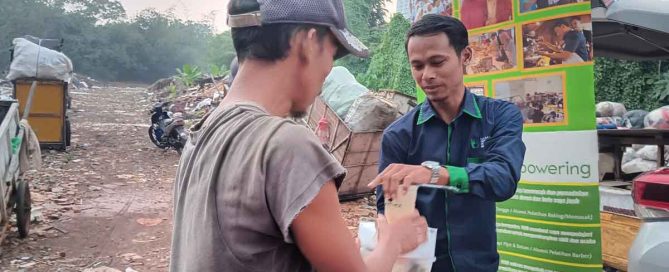 Gempita Ramadan Brings Meals and Free Haircuts to Pondok Pinang — gallery image 4