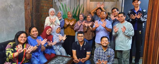 Participants attend Project Cycle Management training at the YIIM office in Jakarta