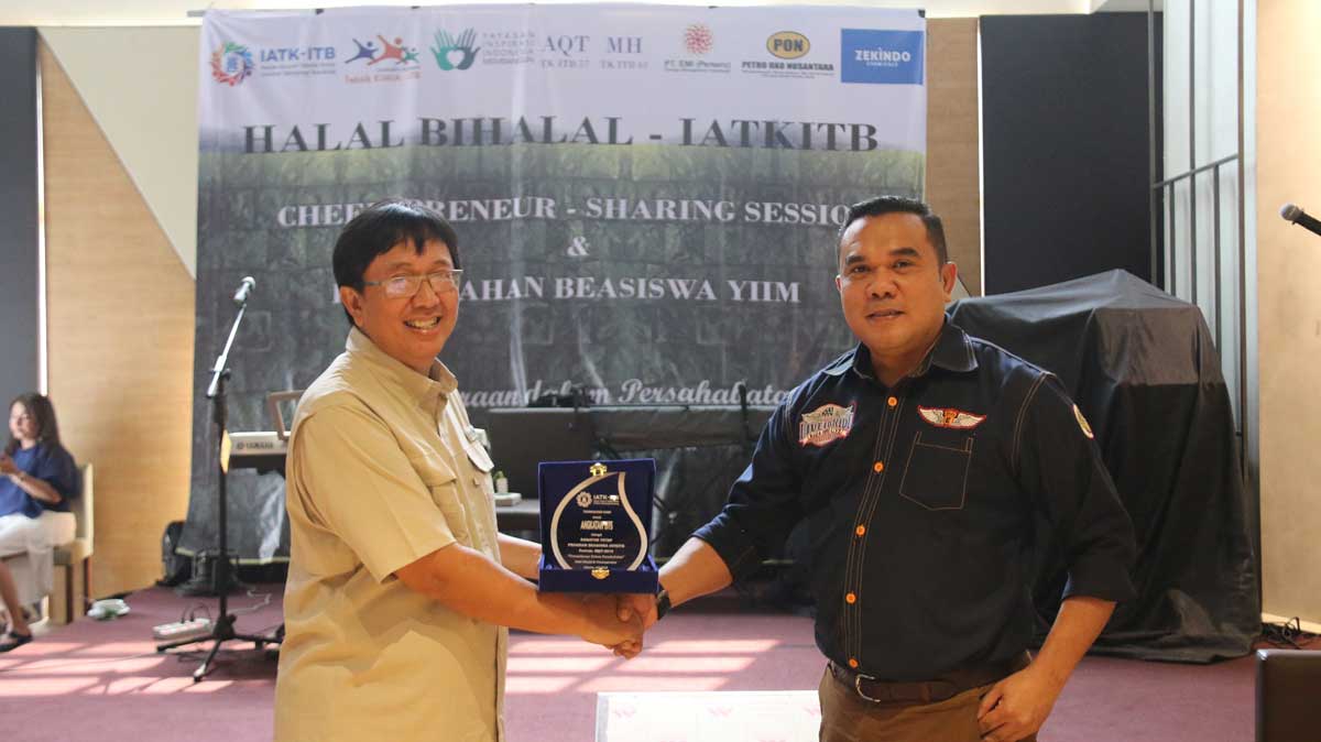 Pemberian Beasiswa YIIM untuk Mahasiswa ITB