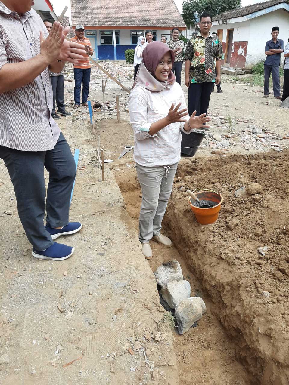IMG-20191113-WA0016.jpg Peletakkan Batu Pertama Pembangunan Perpustakaan di SDN 01 Curahtakir tanggal 13 November 2019
