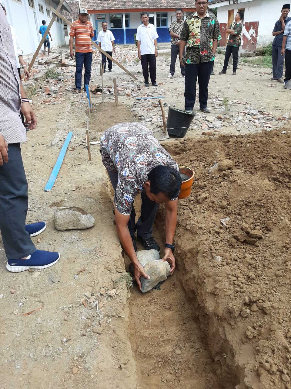 IMG-20191113-WA0017.jpg Peletakkan Batu Pertama Pembangunan Perpustakaan di SDN 01 Curahtakir tanggal 13 November 2019