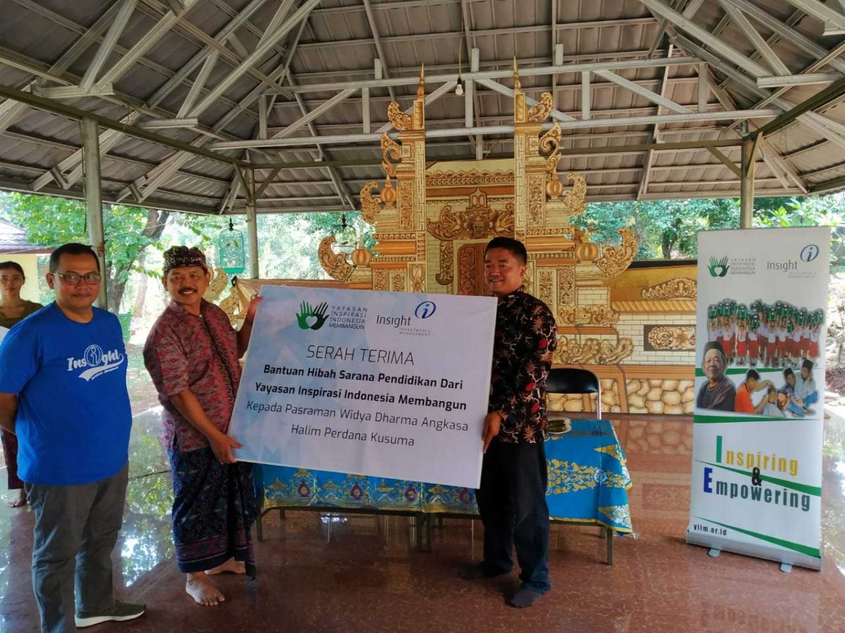 IMG-20191117-WA0032-1200×900-1.jpg Bantuan Sosial untuk Pasraman Pura Agung Taman Sari Halim Perdana Kusuma tanggal 17 November 2019