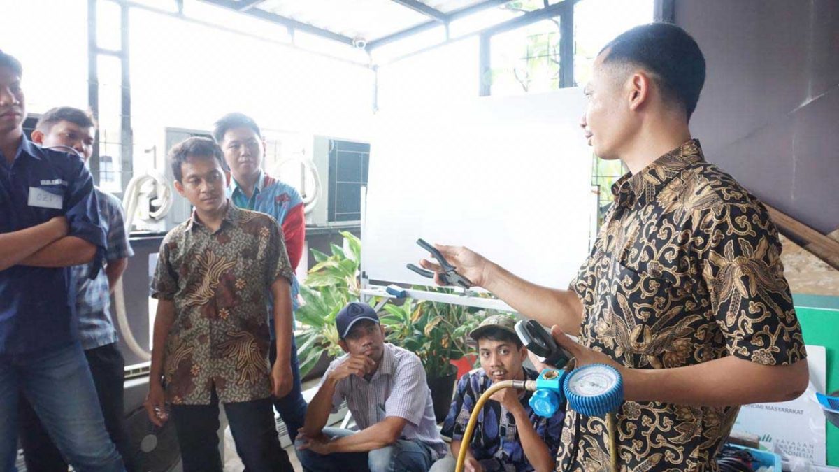 IMG-20200311-WA0007-1200×675-1.jpg Pelatihan Teknisi Cuci, Service, dan Isi Freon AC