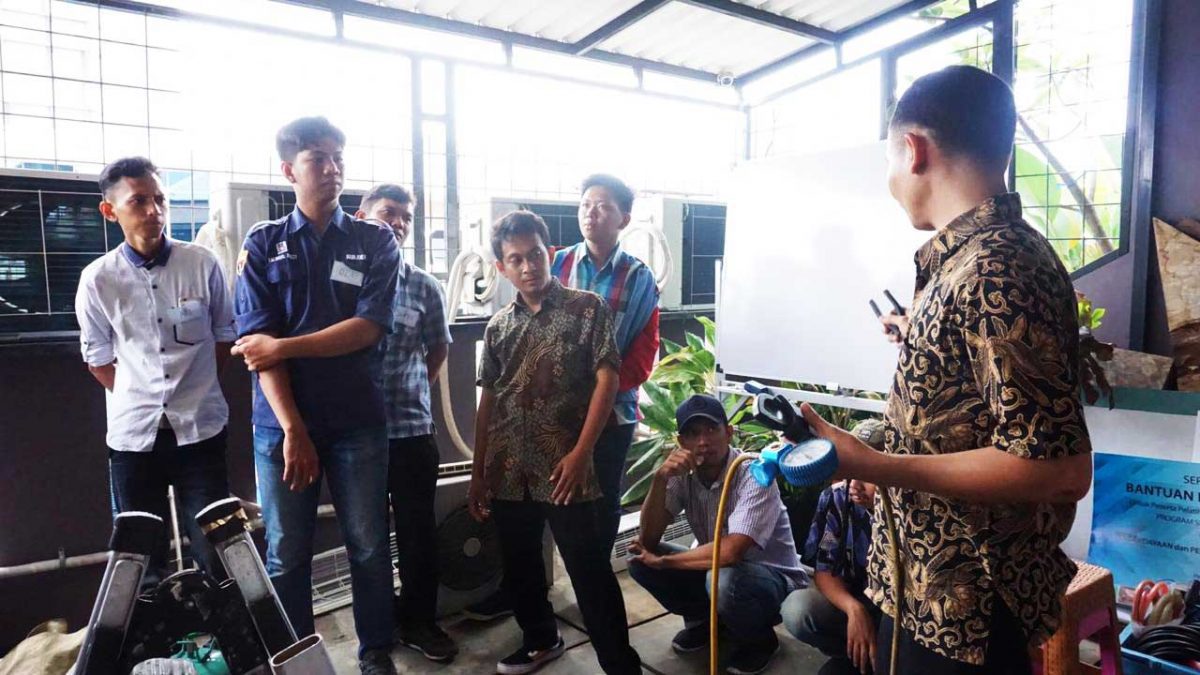 IMG-20200311-WA0008-1-1200×675-1.jpg Pelatihan Teknisi Cuci, Service, dan Isi Freon AC