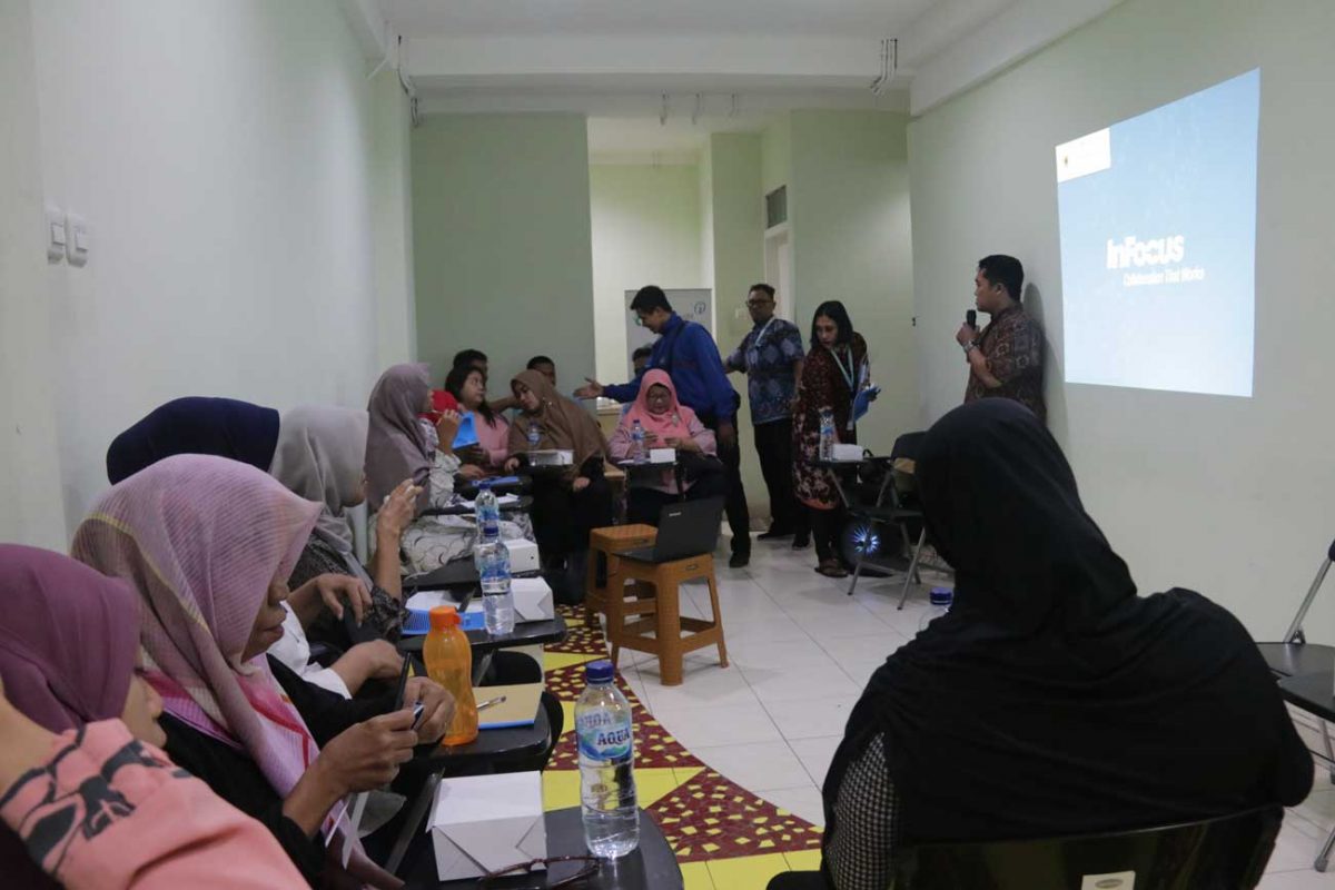 IMG_6706-1200×800-1.jpg Kelas Kewirausahaan Yayasan Inspirasi Indonesia Membangun tanggal 7 November 2019