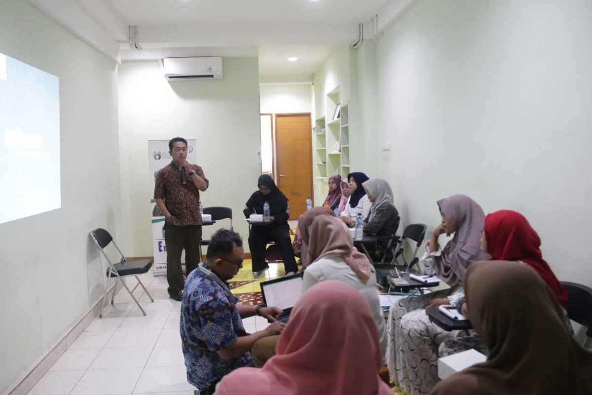 IMG_6711-1200×800-1.jpg Kelas Kewirausahaan Yayasan Inspirasi Indonesia Membangun tanggal 7 November 2019