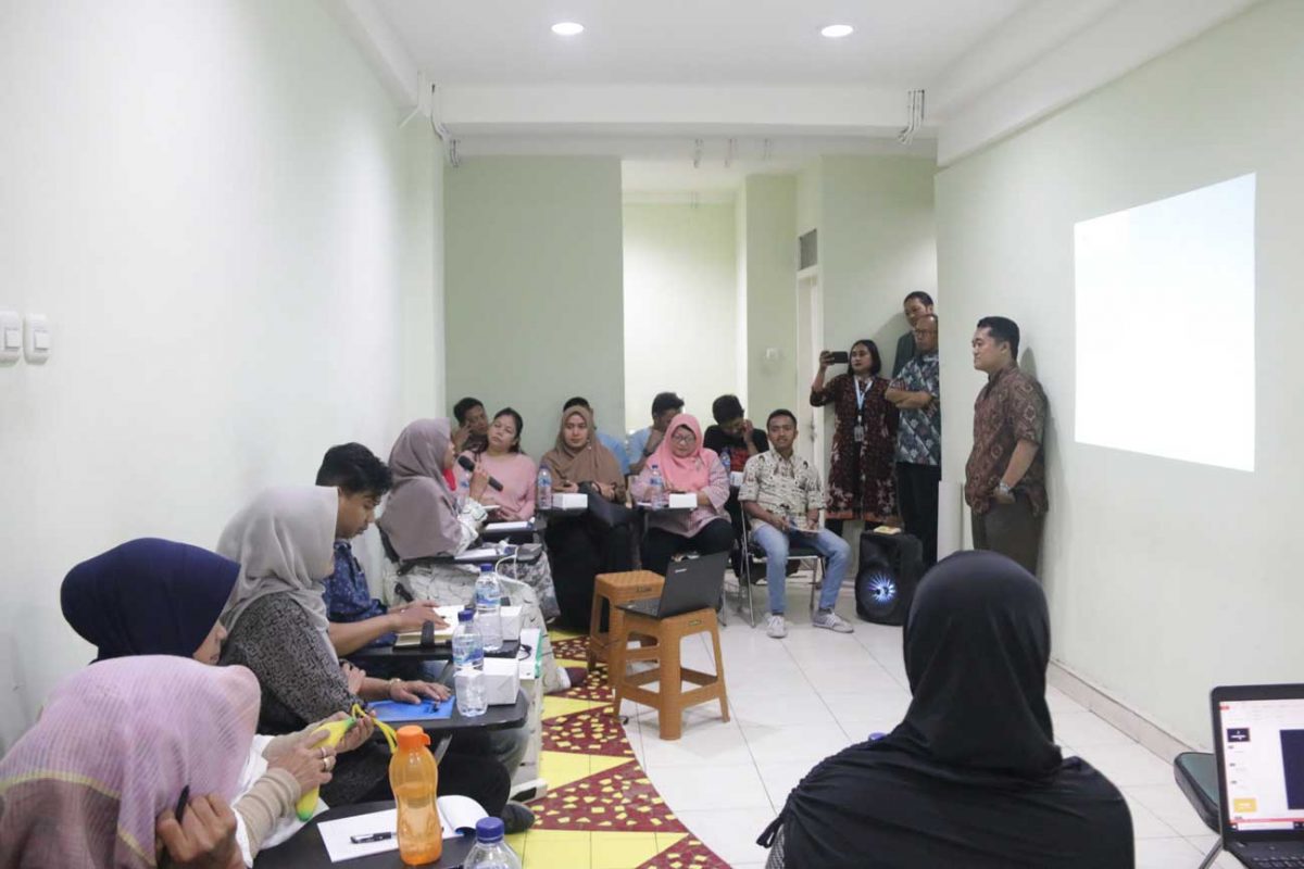 IMG_6733-1200×800-1.jpg Kelas Kewirausahaan Yayasan Inspirasi Indonesia Membangun tanggal 7 November 2019