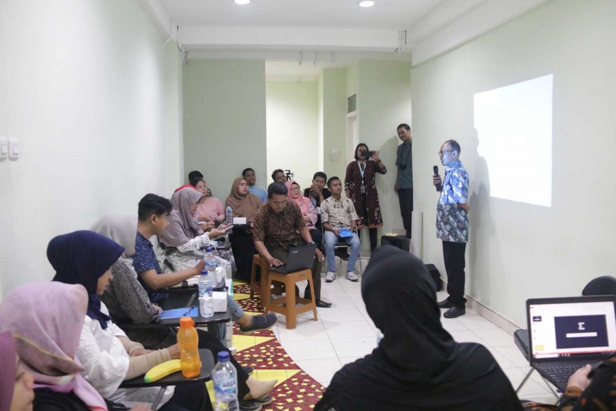 IMG_6734-1200×800-2.jpg Kelas Kewirausahaan Yayasan Inspirasi Indonesia Membangun tanggal 7 November 2019
