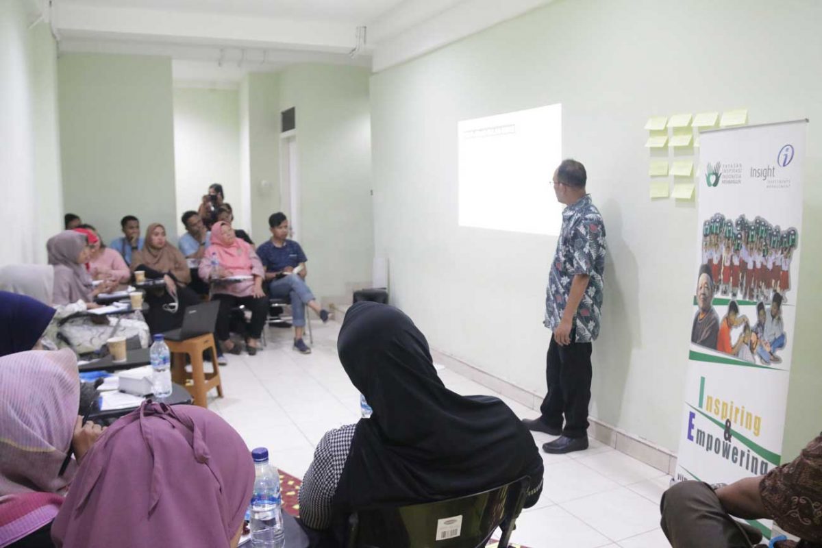 IMG_6831-1200×800-1.jpg Kelas Kewirausahaan Yayasan Inspirasi Indonesia Membangun tanggal 7 November 2019
