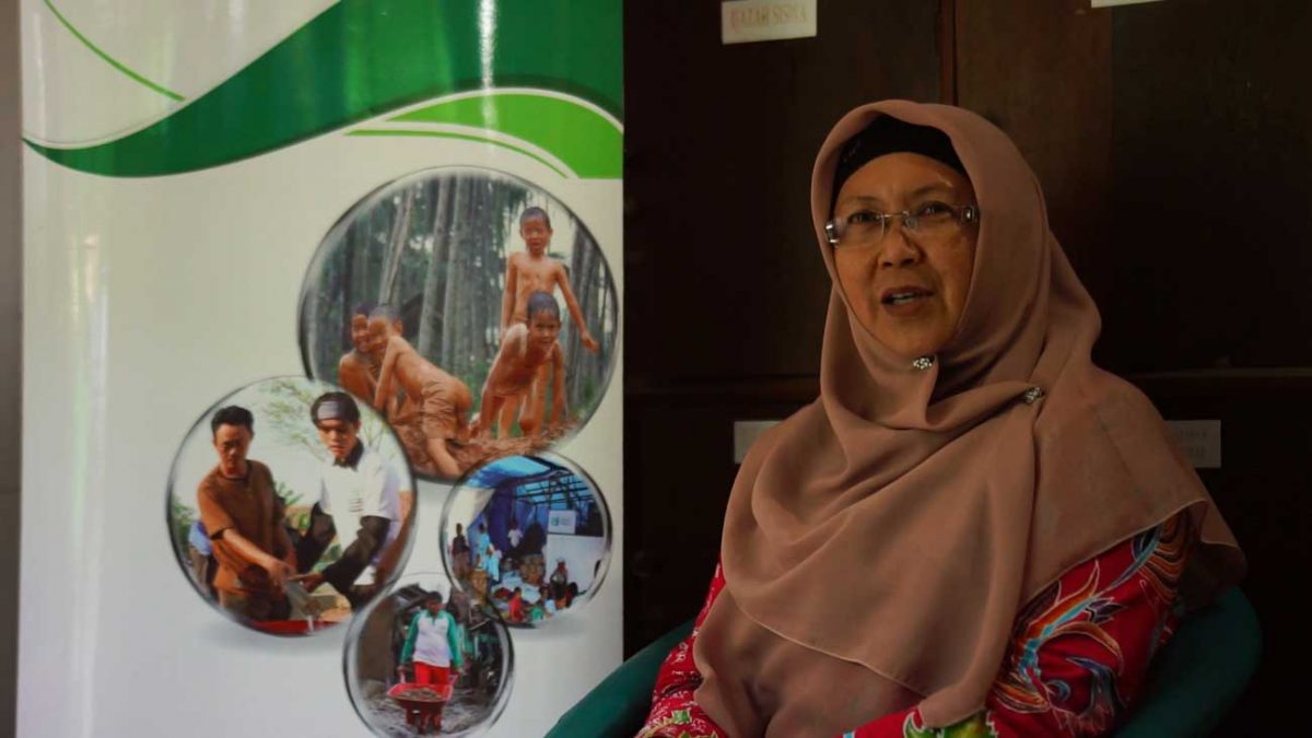 Kepala-Sekolah-MA-Raudhatut-Thalibin-Hj-Chairinjani-1200×675-1.jpg PROGRAM PEMBERIAN ALAT PENUNJANG KBM, tanggal 12 September 2019