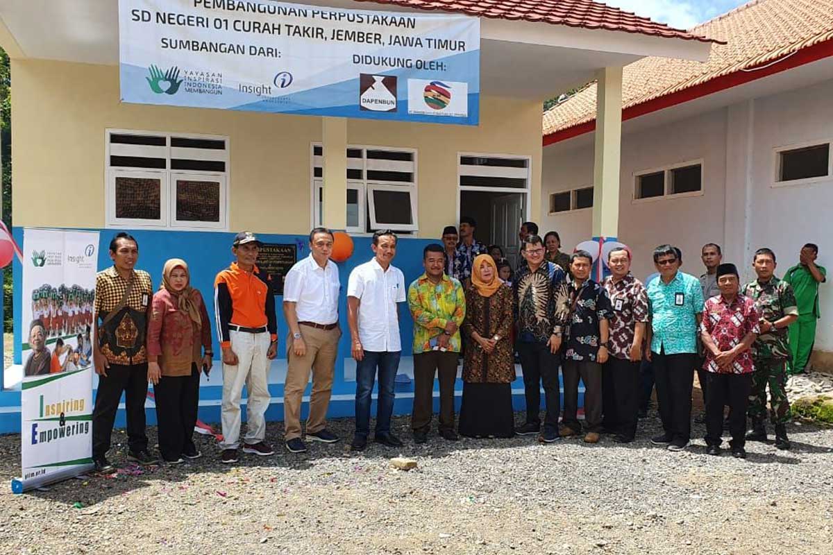perpus1.jpg Peresmian Gedung Perpustakaan SDN 01 Curah Takir, Jember oleh YIIM, Insght dan PTPN XII Tanggal 10 Januari 2020