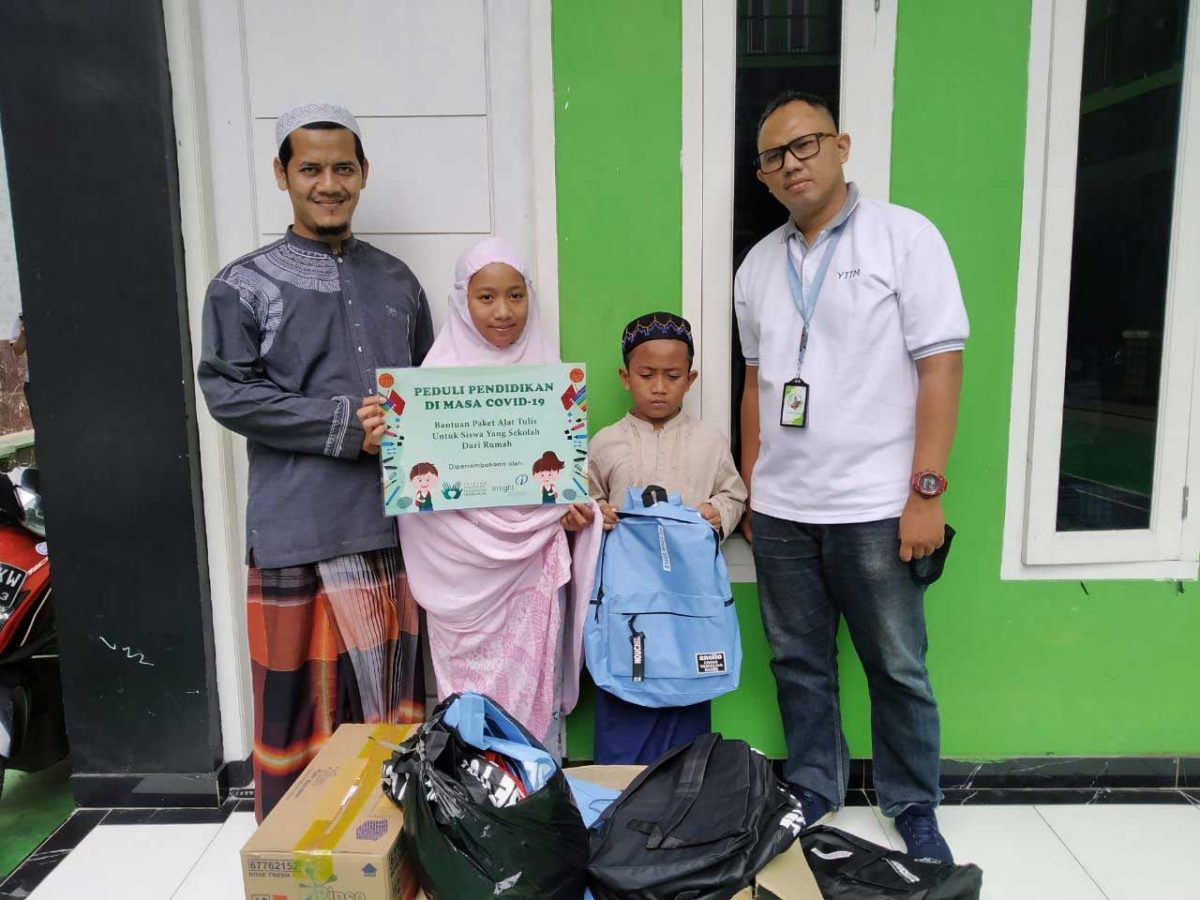 18-Mei-2020-Paket-Alat-Tulis-Ponpes-Ar-Rofii-4-1200×900-1.jpg Sambut New Normal, YIIM Salurkan Kembali Bantuan Pendidikan Untuk Guru Dan Siswa