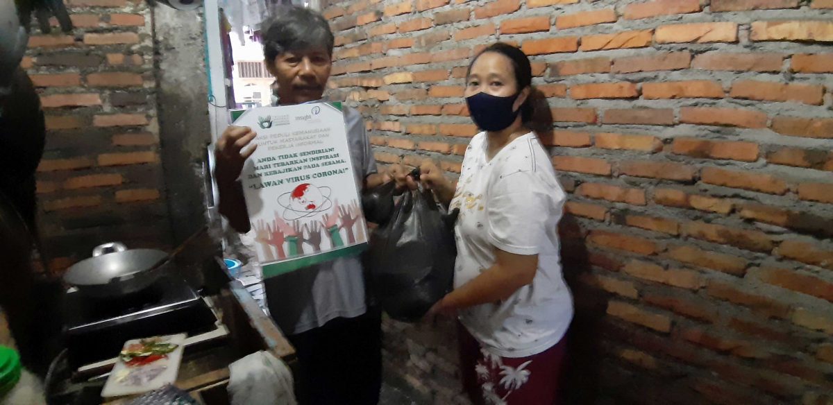 20200414_072205-1200×584-1.jpg Aksi Kemanusiaan YIIM dan INSIGHT: Salurkan 3.000 Masker Kain UMKM, 150 Sembako, Dukung PMI, serta Bantu Balita Penderita Skoliosis