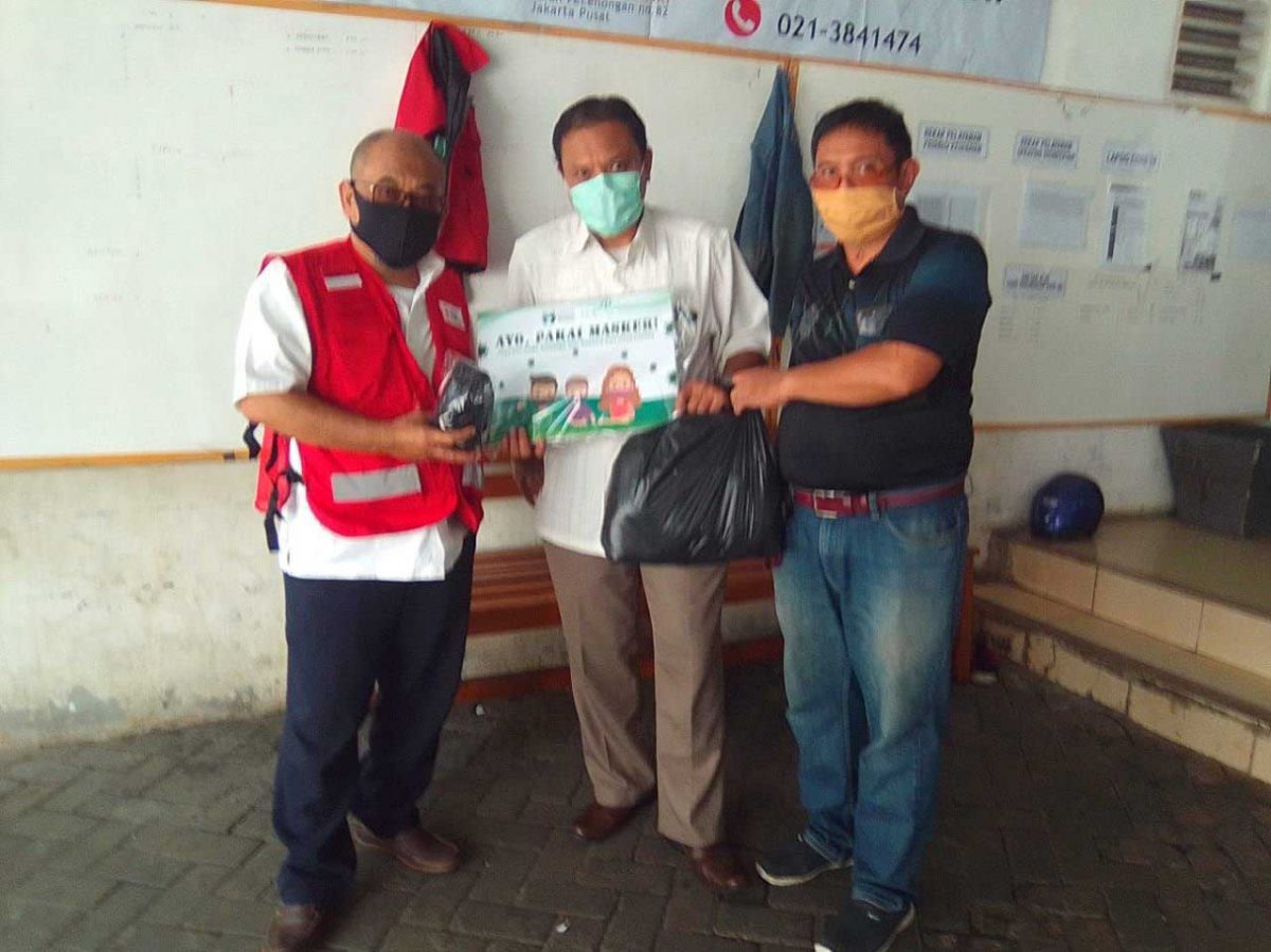 IMG-20200417-WA0005-1200×899-1.jpg Aksi Kemanusiaan YIIM dan INSIGHT: Salurkan 3.000 Masker Kain UMKM, 150 Sembako, Dukung PMI, serta Bantu Balita Penderita Skoliosis