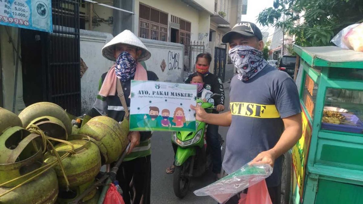 IMG-20200418-WA0004-1200×675-1.jpg Aksi Kemanusiaan YIIM dan INSIGHT: Salurkan 3.000 Masker Kain UMKM, 150 Sembako, Dukung PMI, serta Bantu Balita Penderita Skoliosis