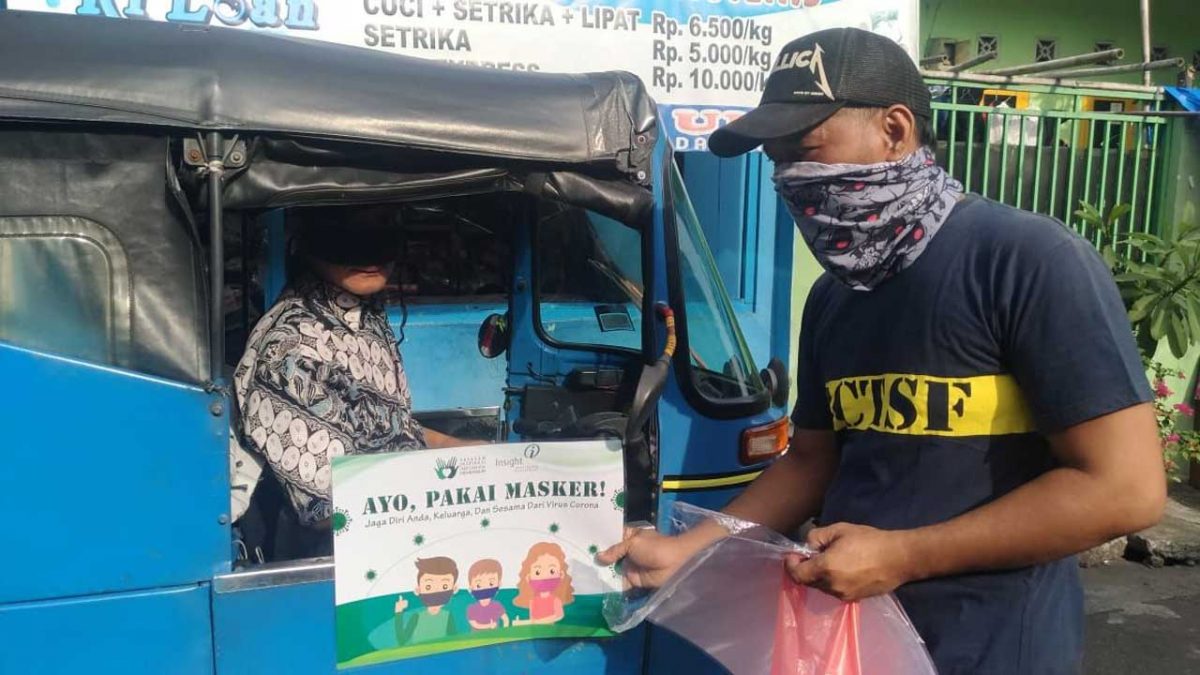 IMG-20200418-WA0011-1200×675-1.jpg Aksi Kemanusiaan YIIM dan INSIGHT: Salurkan 3.000 Masker Kain UMKM, 150 Sembako, Dukung PMI, serta Bantu Balita Penderita Skoliosis