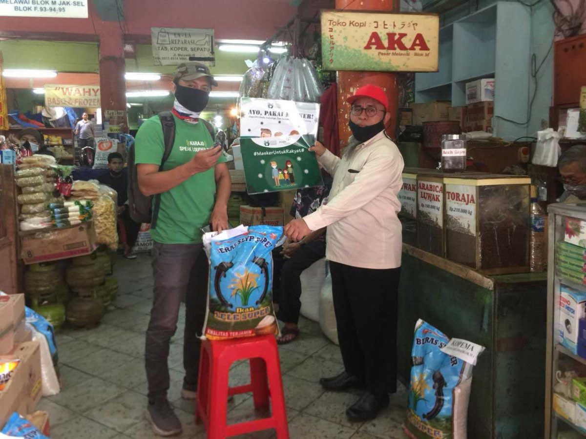 IMG-20200423-WA0016-1200×900-1.jpg Aksi Kemanusiaan YIIM dan INSIGHT: Salurkan 3.000 Masker Kain UMKM, 150 Sembako, Dukung PMI, serta Bantu Balita Penderita Skoliosis