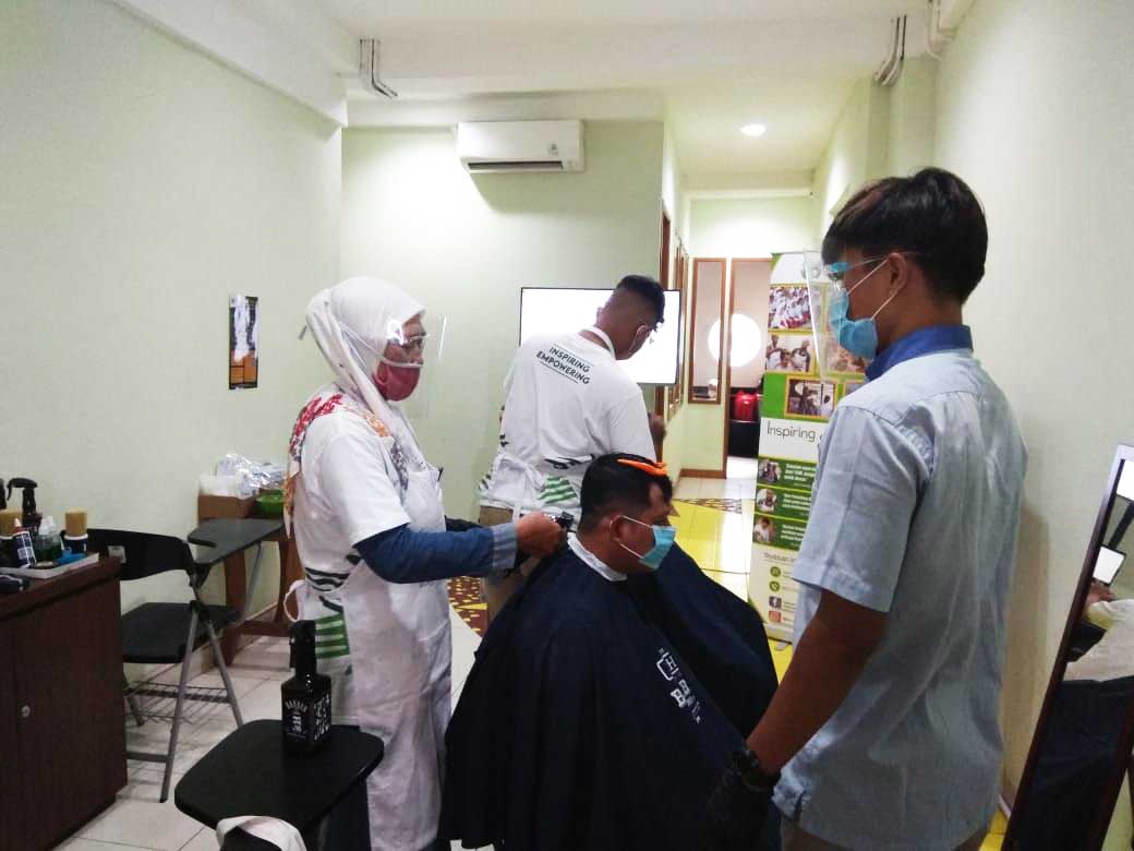 IMG-20200724-WA0016.jpg Pelatihan Barberman Batch Dua di Masa Pandemi Covid-19