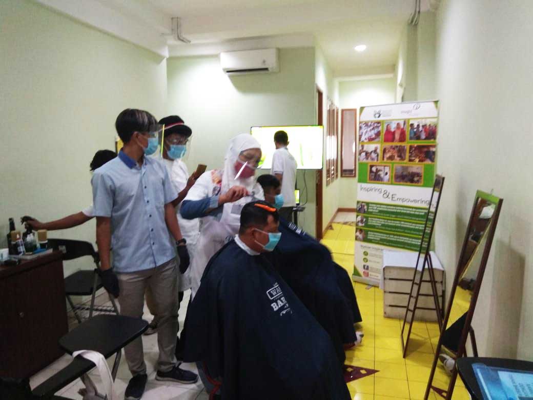 IMG-20200724-WA0019.jpg Pelatihan Barberman Batch Dua di Masa Pandemi Covid-19