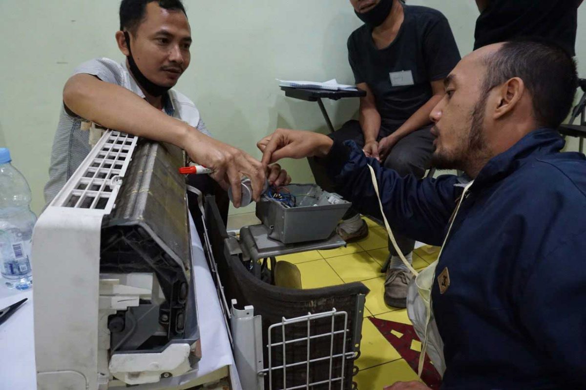 IMG-20200728-WA0057-1200×800-1.jpg Ringankan Beban Masyarakat Kecil, YIIM Dan Insight Investments Management Selenggarakan Dua Pelatihan Wirausaha