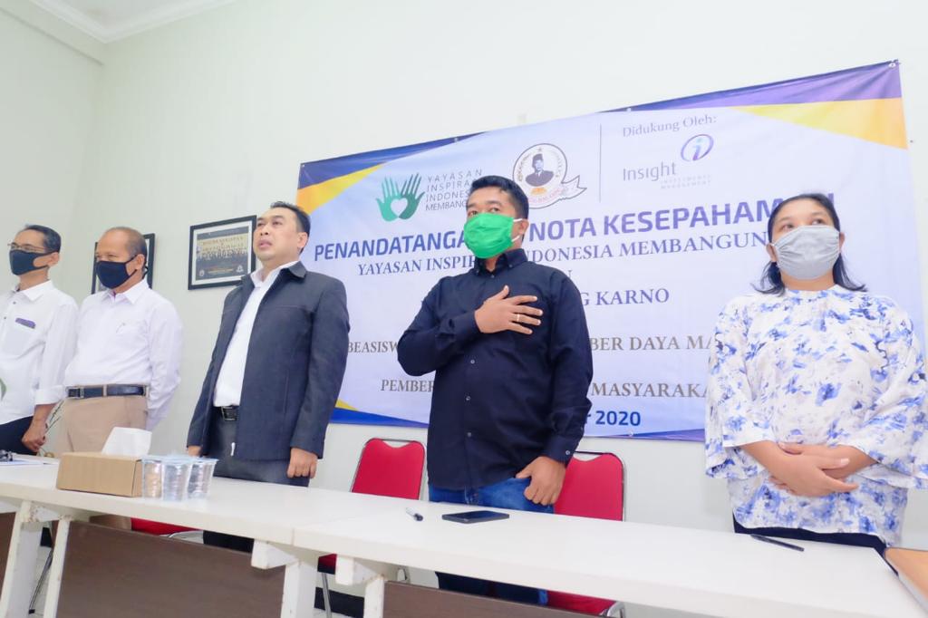 UBK Berikan Beasiswa Kuliah S1 untuk Alumni Pelatihan Barista dan Barbershop Binaan YIIM