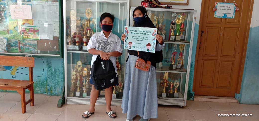 Paket-alat-tulis-13.jpg Sambut New Normal, YIIM Salurkan Kembali Bantuan Pendidikan Untuk Guru Dan Siswa