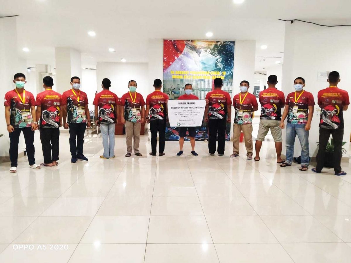Dokumentasi Penyerahan Bantuan Baju Medis Wisma Atlet