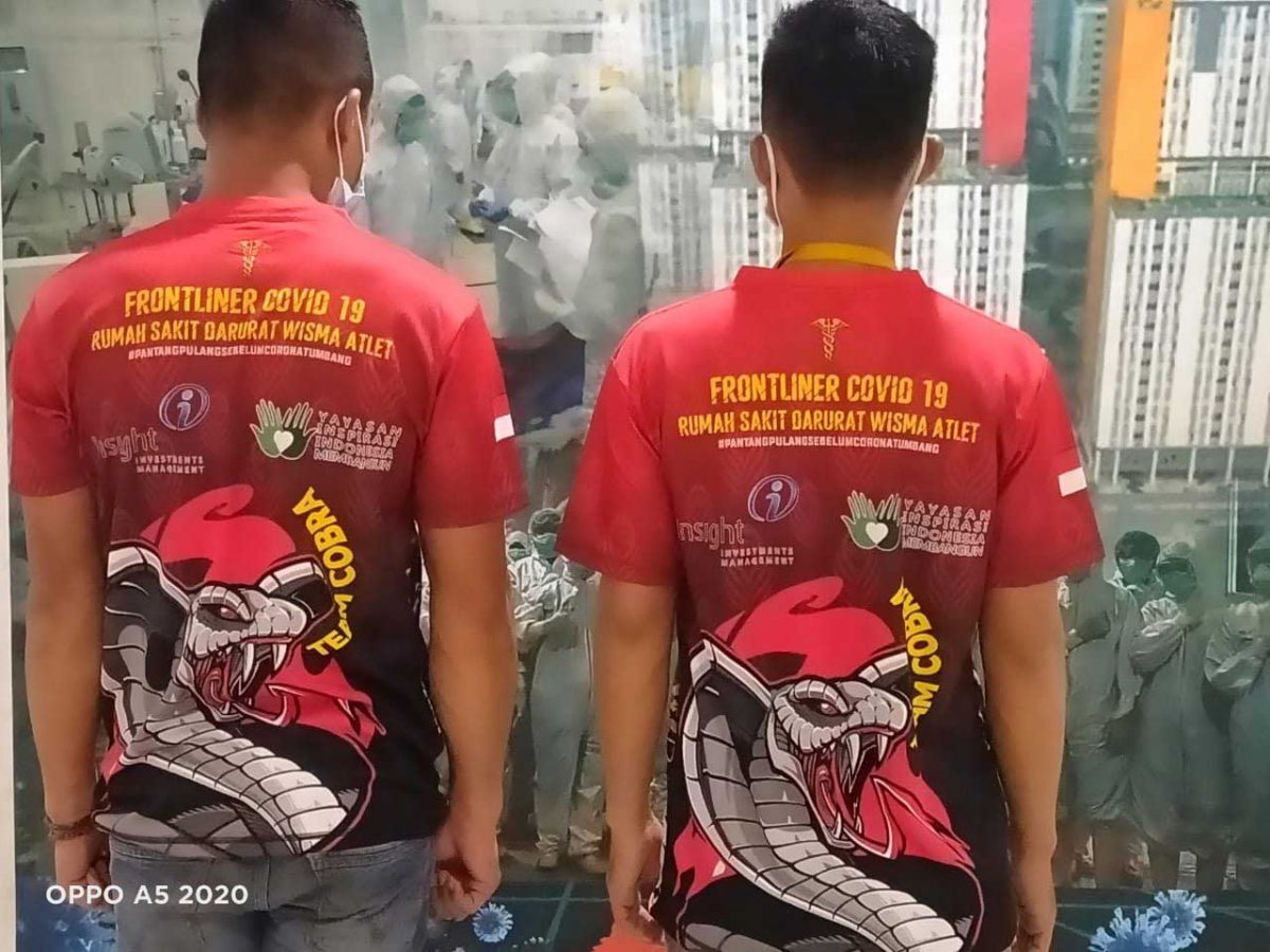 Dokumentasi Penyerahan Bantuan Baju Medis Wisma Atlet