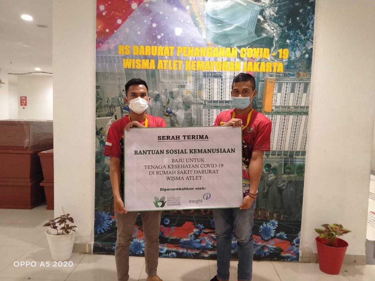 Dokumentasi Penyerahan Bantuan Baju Medis Wisma Atlet