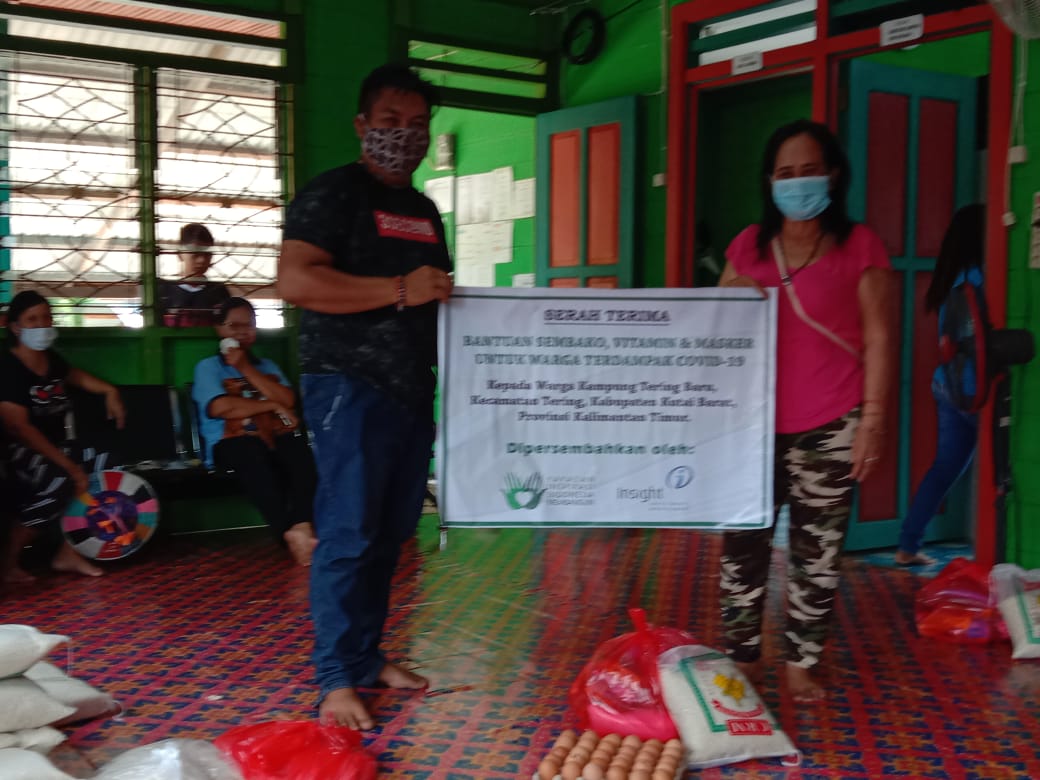 Bantuan Sembako, Vitamin, dan Masker untuk Masyarakat Adat Dayak di Kutai Barat, Kalimantan Timur