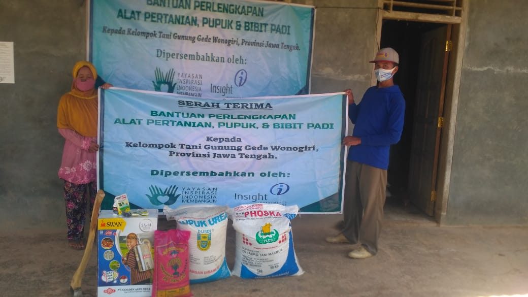 YIIM dan PT Insight Investments Management Salurkan Bantuan Sarana Pertanian bagi Kelompok Tani di Wonogiri