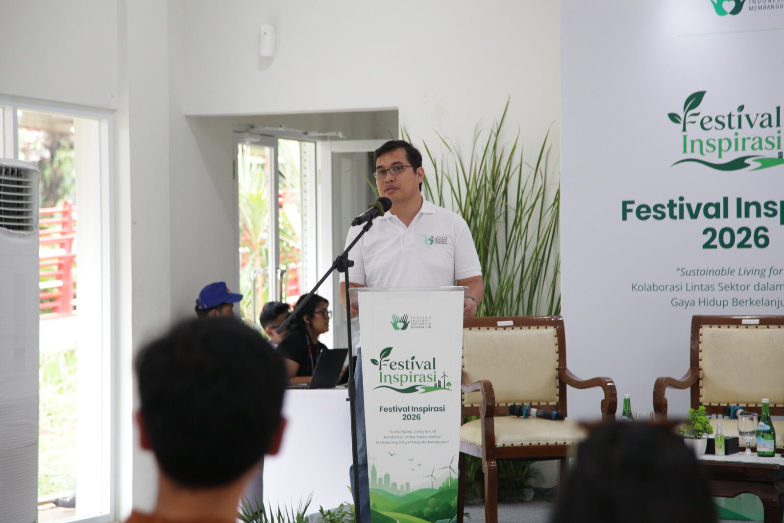 Sambutan Ketua Pengurus YIIM Achmad Fanani Rosyidi Ketua Pengurus YIIM Achmad Fanani Rosyidi memberikan sambutan pembukaan talkshow ketahanan pangan di podium Festival Inspirasi 2026