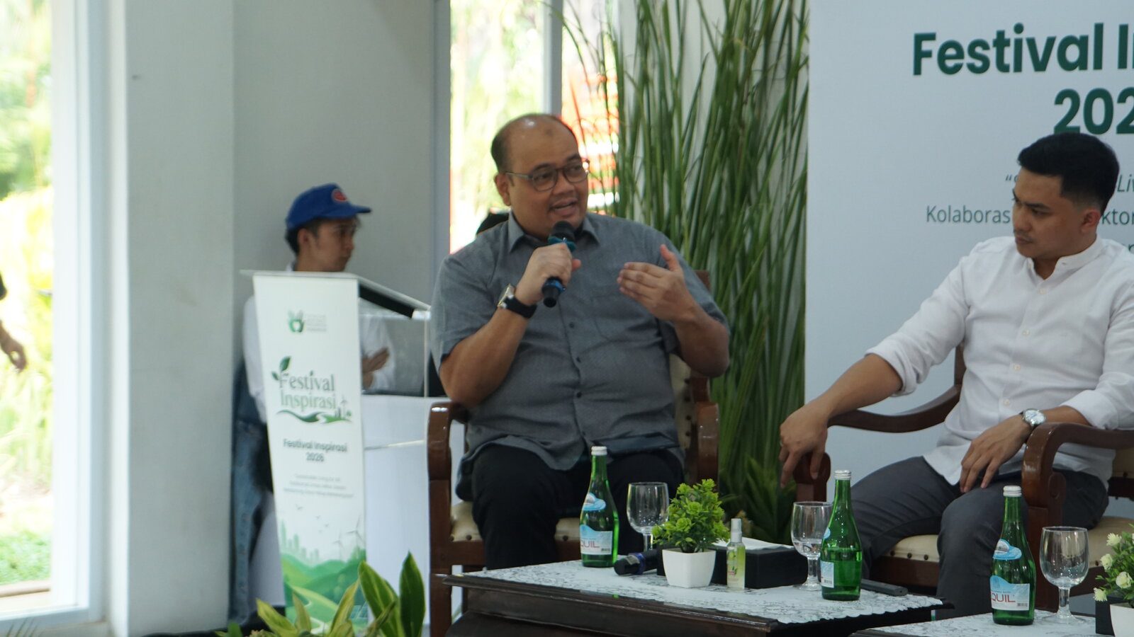 Dr. Andre Notohamijoyo Menyampaikan Paparan Ketahanan Pangan dan Lingkungan Dr Andre Notohamijoyo menyampaikan materi mengenai tantangan perubahan iklim terhadap sistem pangan pada Festival Inspirasi 2026