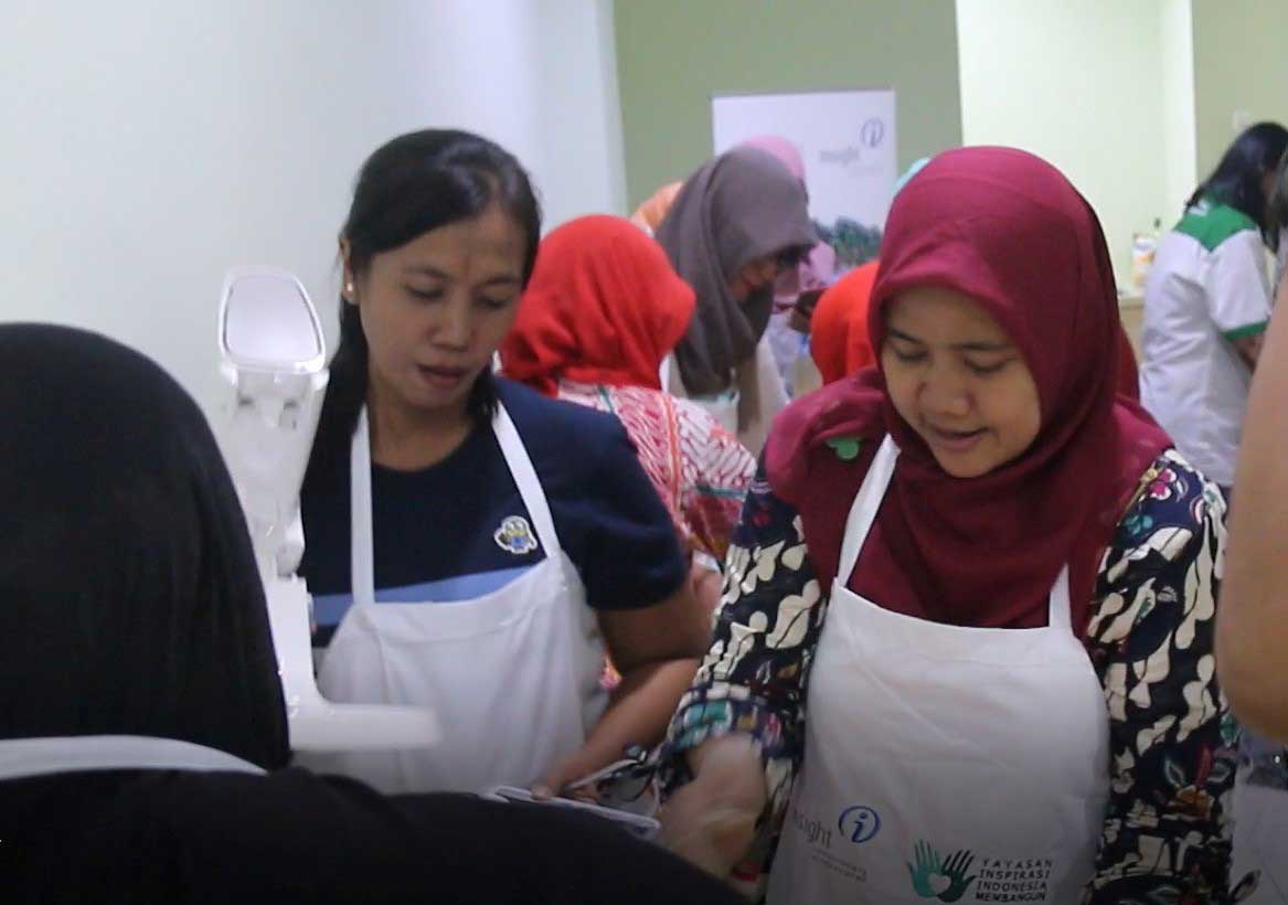 Siti Mulyati: Membantu Perekonomian Alumni Pelatihan Memasak Melalui Kegiatan Ramadhan