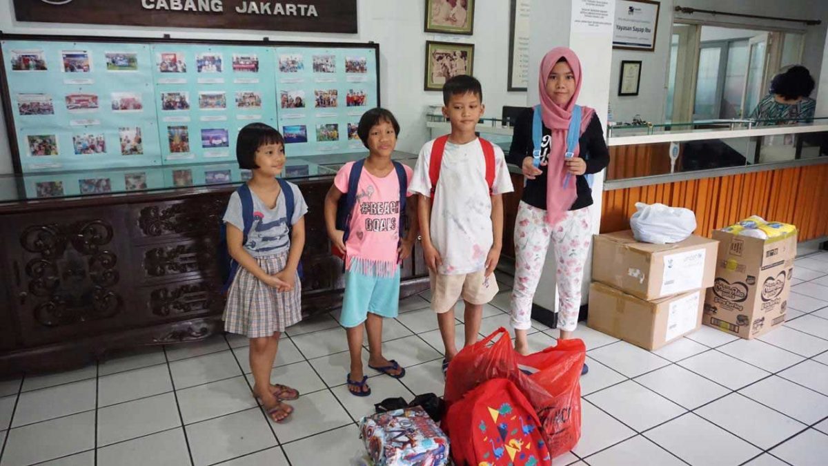 e9f6a66a-144d-42ac-9e71-6fc337eda20d-1200×675-1.jpg Semarak Hari Pendidikan Nasional: YIIM dan INSIGHT Salurkan Bantuan Kuota Internet Guru serta Paket Belajar untuk Siswa dan Anak Panti