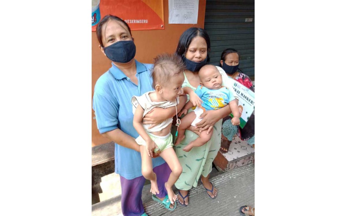massem12-1200×750-1.jpg Aksi Kemanusiaan YIIM dan INSIGHT: Salurkan 3.000 Masker Kain UMKM, 150 Sembako, Dukung PMI, serta Bantu Balita Penderita Skoliosis