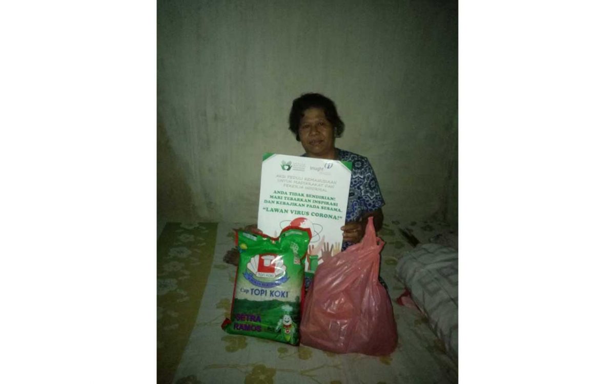 massem2-1-1200×750-1.jpg Aksi Kemanusiaan YIIM dan INSIGHT: Salurkan 3.000 Masker Kain UMKM, 150 Sembako, Dukung PMI, serta Bantu Balita Penderita Skoliosis