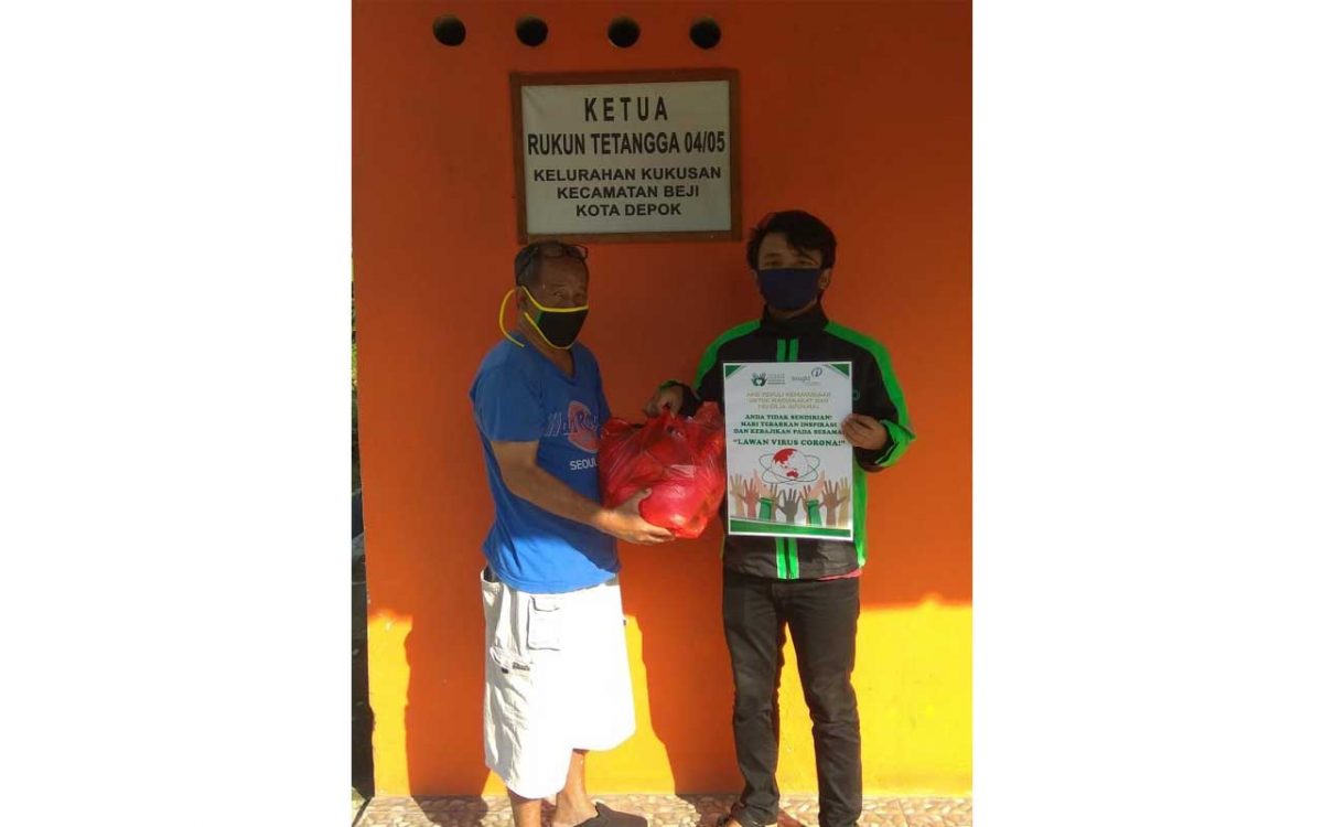 massem5-1200×750-1.jpg Aksi Kemanusiaan YIIM dan INSIGHT: Salurkan 3.000 Masker Kain UMKM, 150 Sembako, Dukung PMI, serta Bantu Balita Penderita Skoliosis