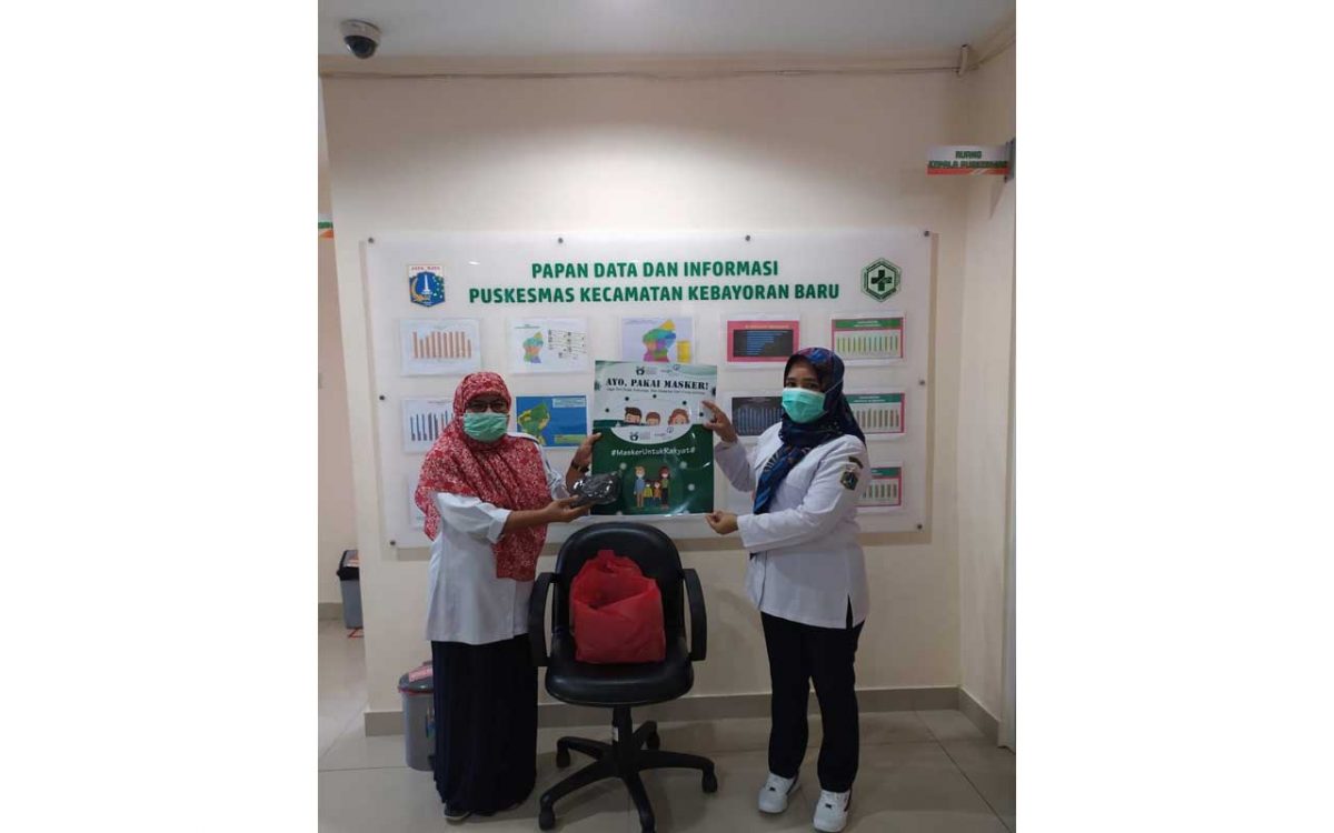 massem8-1200×750-1.jpg Aksi Kemanusiaan YIIM dan INSIGHT: Salurkan 3.000 Masker Kain UMKM, 150 Sembako, Dukung PMI, serta Bantu Balita Penderita Skoliosis