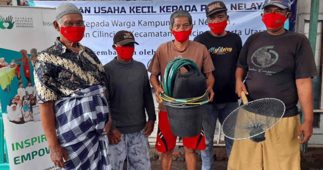 para-nelayan-yang-mendapat-bantuan-sosial-foto-dok-yiim-77