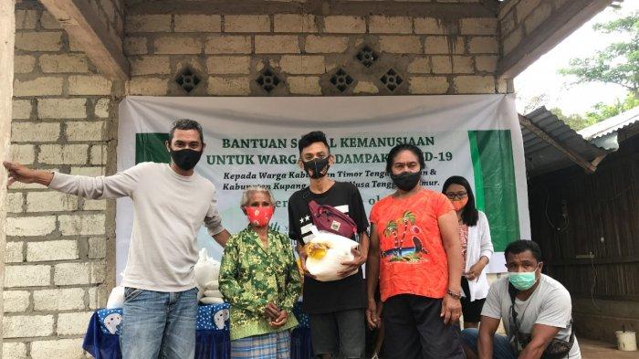 penyerahan-bantuan-dari-yiim-kepada-warga-hari-ham-internasional