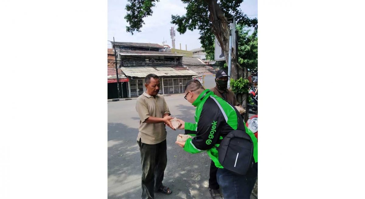 semcor18-1200×656-1.jpg Aksi Peduli Kemanusiaan YIIM dan INSIGHT: Berdayakan Warung Lokal dan Salurkan Bantuan Pangan bagi Pekerja Informal