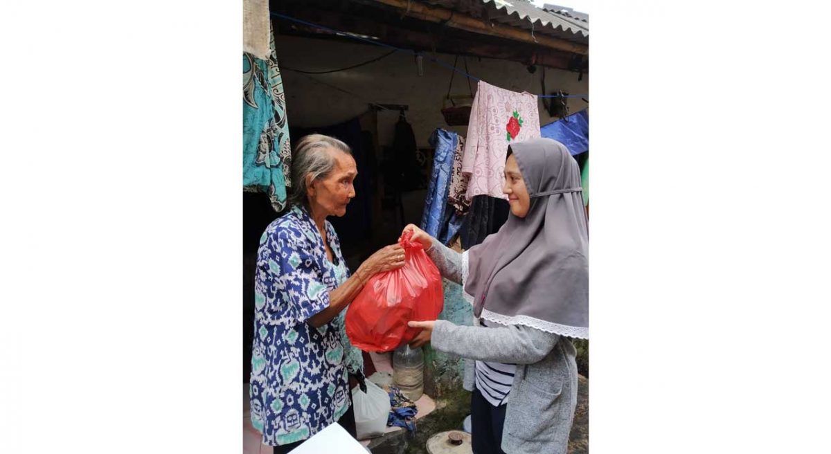 semcor25-1200×656-1.jpg Aksi Peduli Kemanusiaan YIIM dan INSIGHT: Berdayakan Warung Lokal dan Salurkan Bantuan Pangan bagi Pekerja Informal