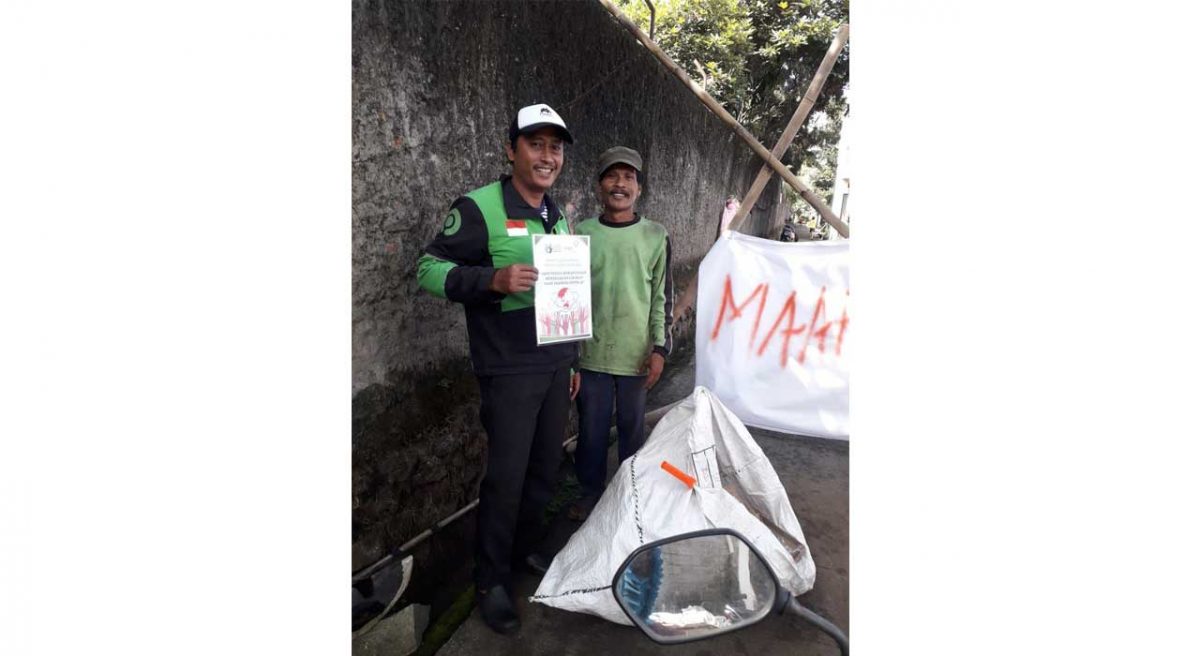 semcor27-1200×656-1.jpg Aksi Peduli Kemanusiaan YIIM dan INSIGHT: Berdayakan Warung Lokal dan Salurkan Bantuan Pangan bagi Pekerja Informal