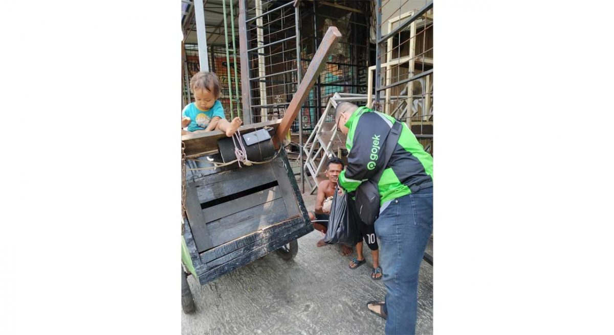 semcor7-1200×656-1.jpg Aksi Peduli Kemanusiaan YIIM dan INSIGHT: Berdayakan Warung Lokal dan Salurkan Bantuan Pangan bagi Pekerja Informal