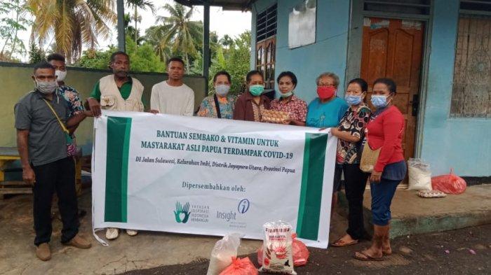 yiim-dan-pt-insight-investments-management-bantuan-papua-1
